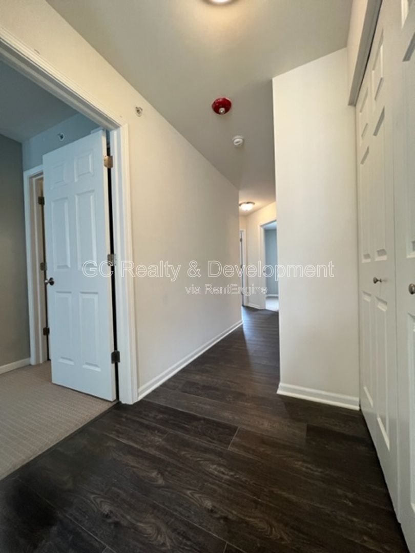 *** NEWER CONTRUCTION / EMERSON PARK / CENTRAL AIR / FINISHED LOWER LEVER / SS APPLIANCES / ATTACHED GARAGE *** property image