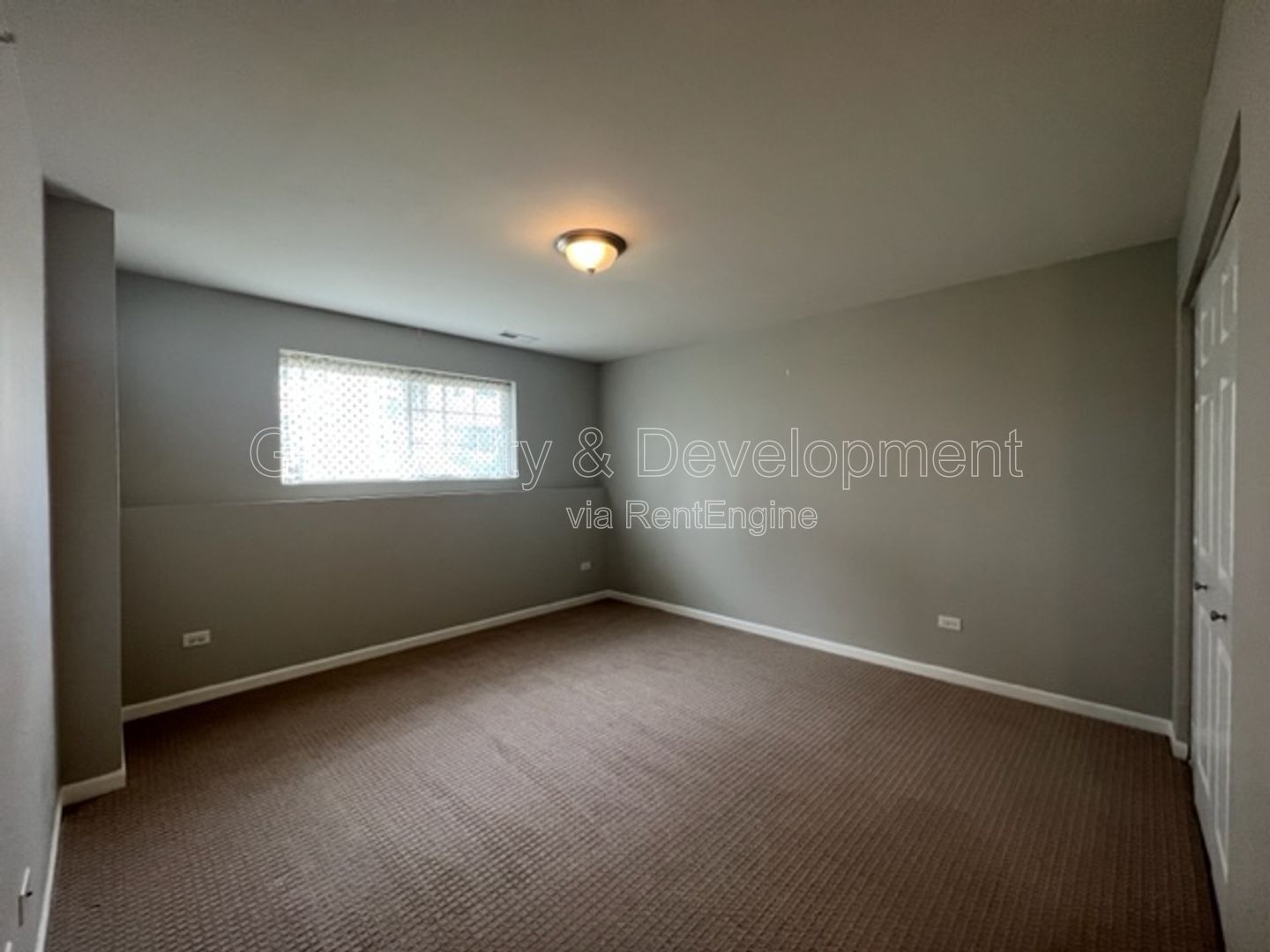 *** NEWER CONTRUCTION / EMERSON PARK / CENTRAL AIR / FINISHED LOWER LEVER / SS APPLIANCES / ATTACHED GARAGE *** property image