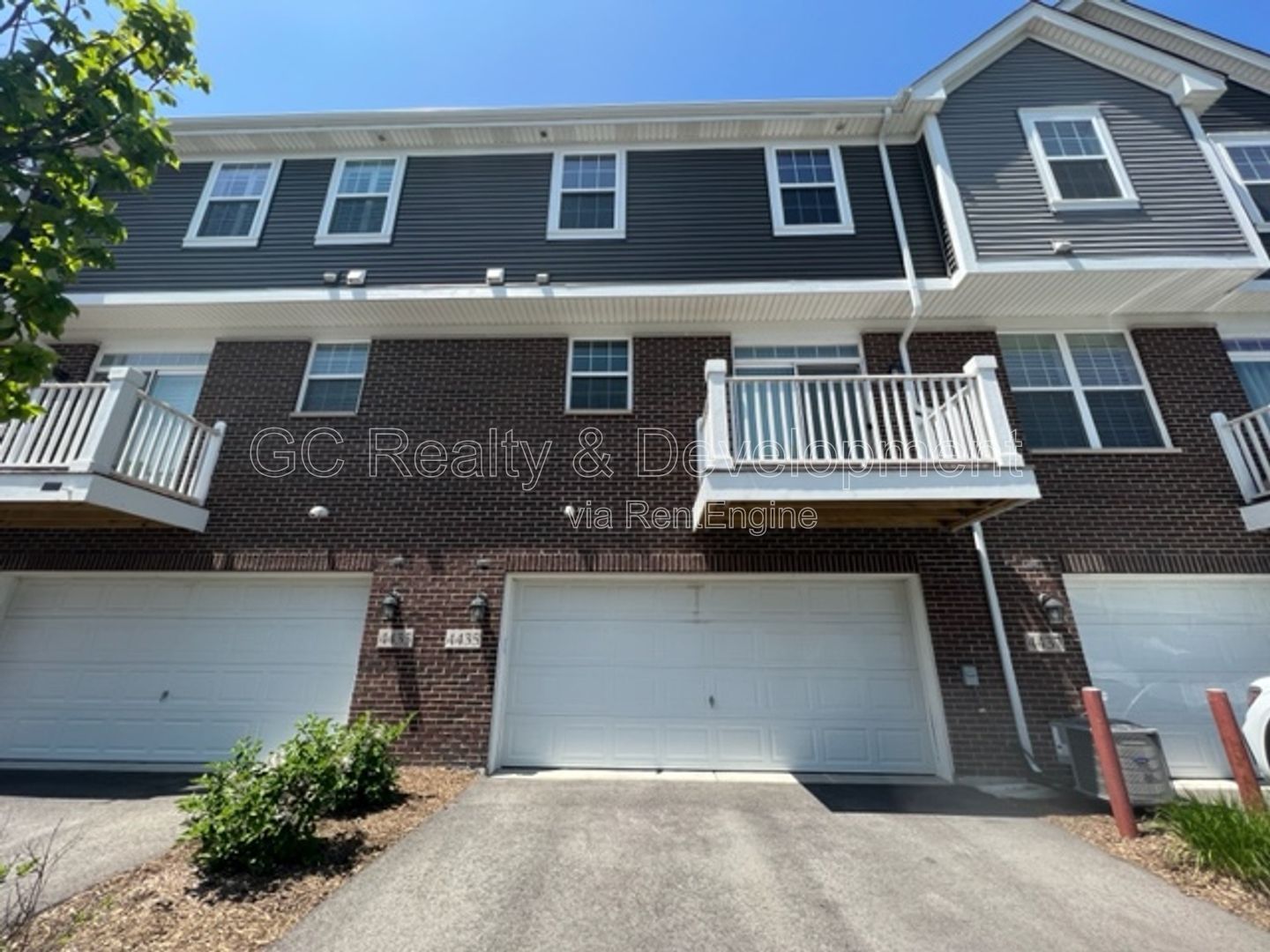 *** NEWER CONTRUCTION / EMERSON PARK / CENTRAL AIR / FINISHED LOWER LEVER / SS APPLIANCES / ATTACHED GARAGE *** property image
