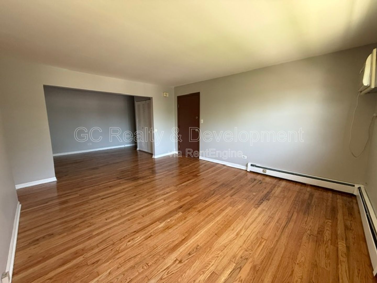 *** 2 BDRM / 2 PARKING SPOTS / TENANTS ONLY PAY ELECTRIC / NEAR SHOPPING & TRANSIT *** property image