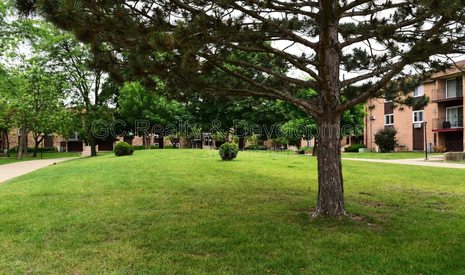 *** 2BR-1BA / APPLIANCES INCLUDED / EASY COMMUTE / HIGHLAND CROSSING *** property image