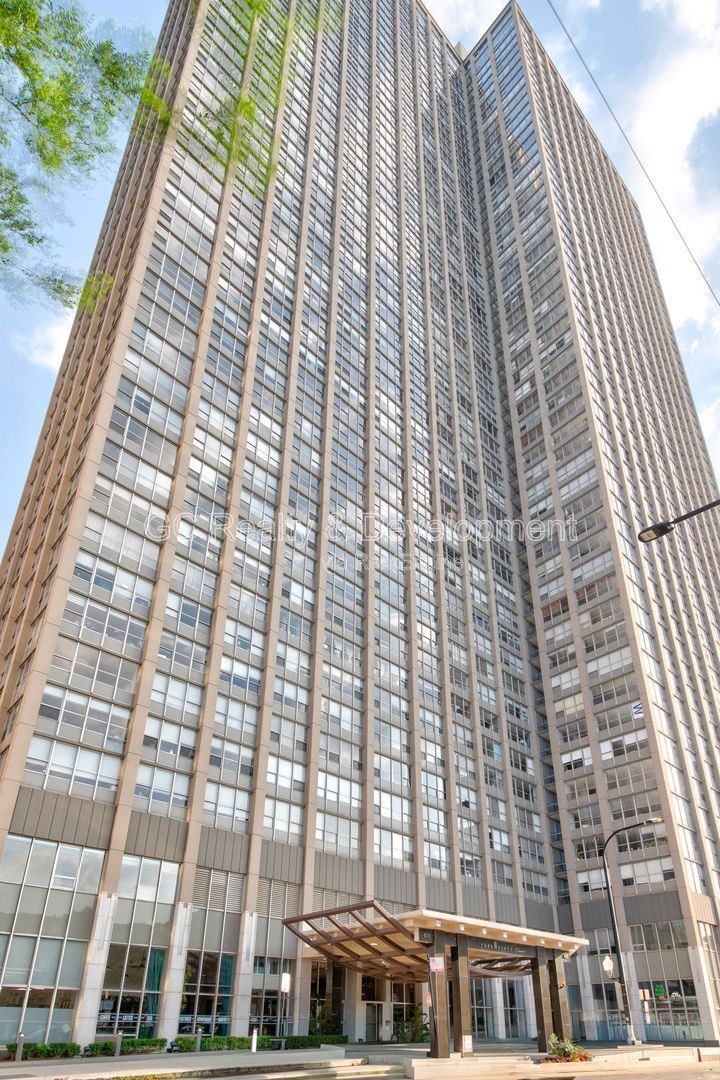 *** 1 BDRM / CENTRAL AC / FULLY AMENITY BUILDING / RECENTLY UPDATED / PARKING SPOT INCL *** property image