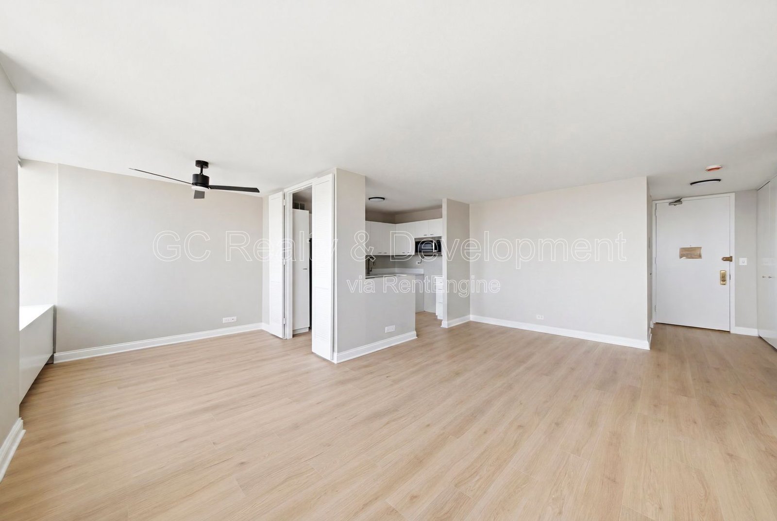 *** 1 BDRM / CENTRAL AC / FULLY AMENITY BUILDING / RECENTLY UPDATED / PARKING SPOT INCL *** property image