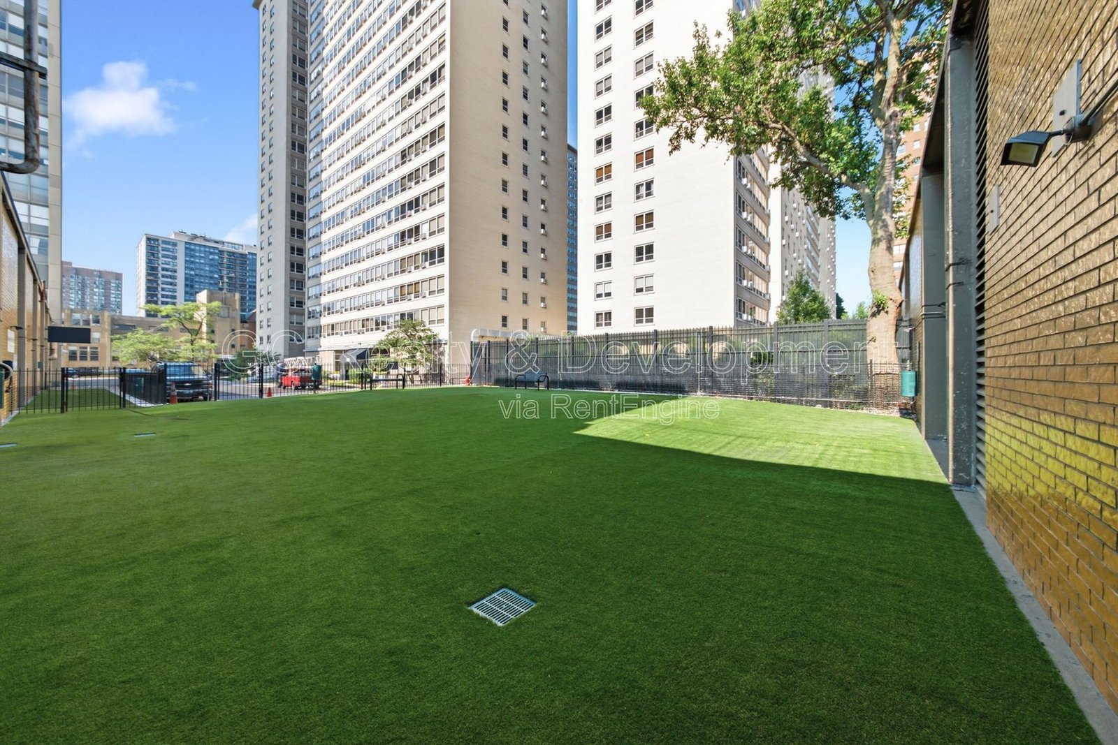 *** 1 BDRM / CENTRAL AC / FULLY AMENITY BUILDING / RECENTLY UPDATED / PARKING SPOT INCL *** property image