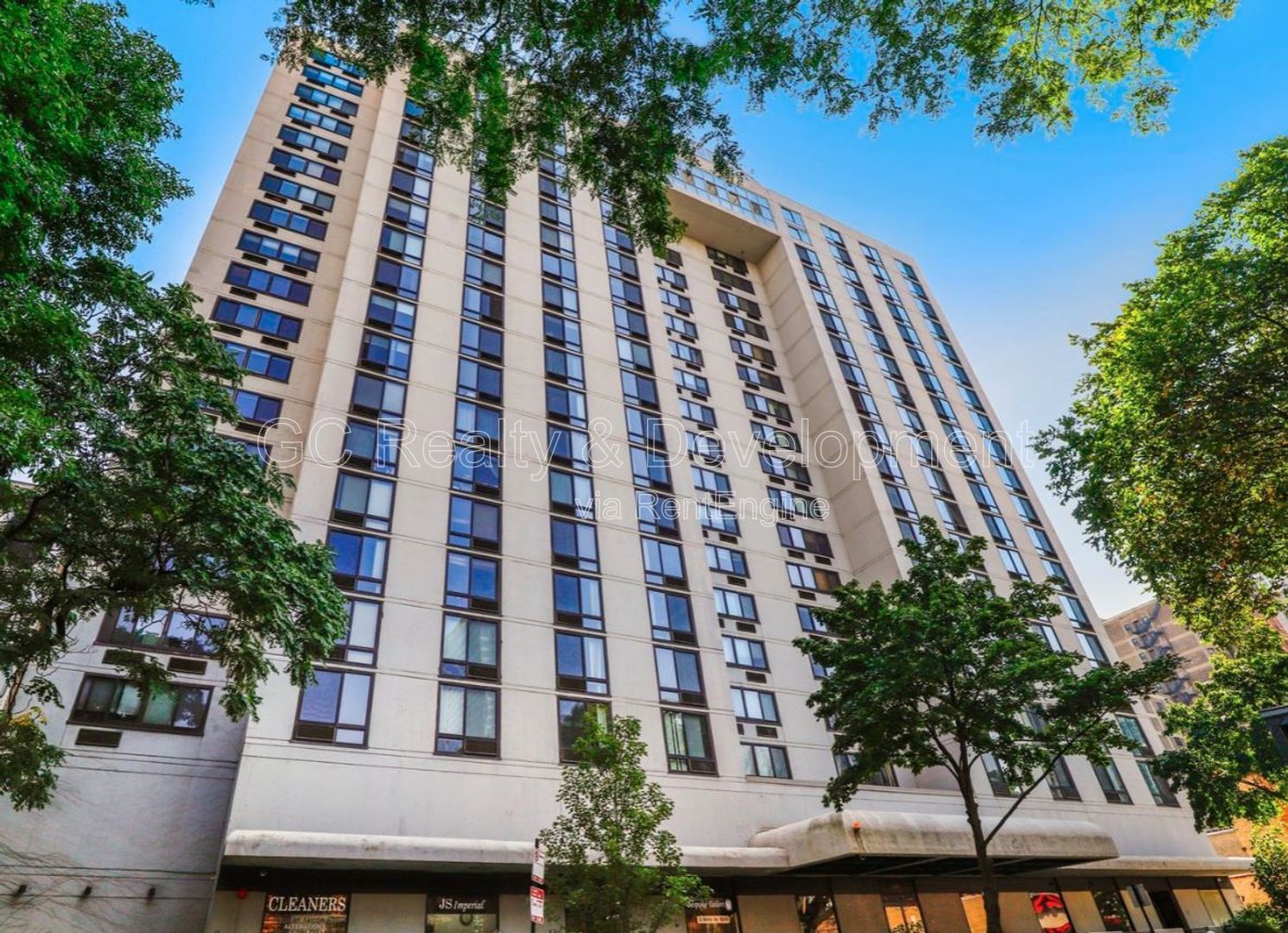 ***PRIME LOCATION - GOLD COAST / PENTHOUSE DUPLEX / 2 BDRM - 1.5 BTH / FULL AMENITIES*** property image