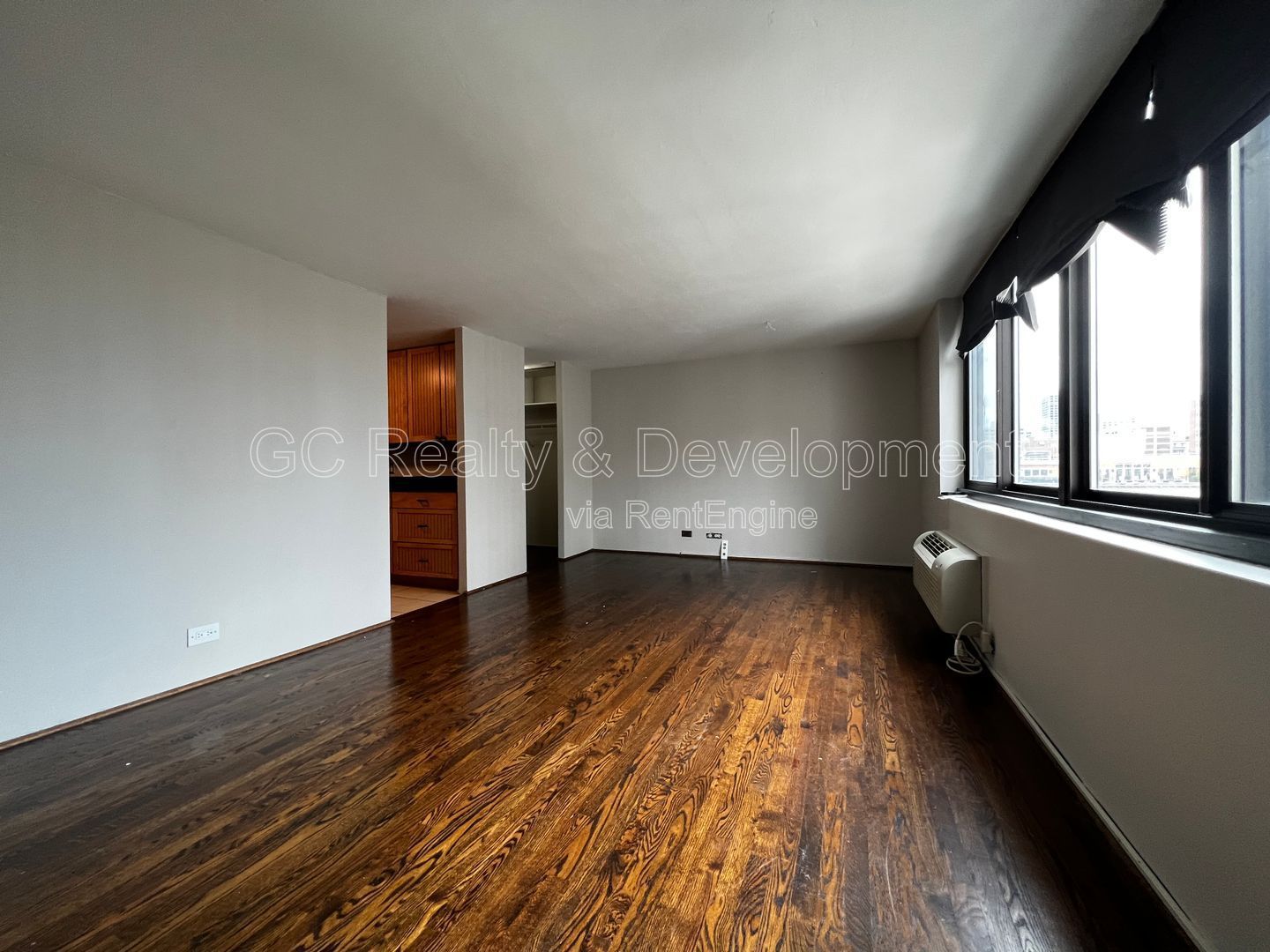 ***PRIME LOCATION - GOLD COAST / PENTHOUSE DUPLEX / 2 BDRM - 1.5 BTH / FULL AMENITIES*** property image