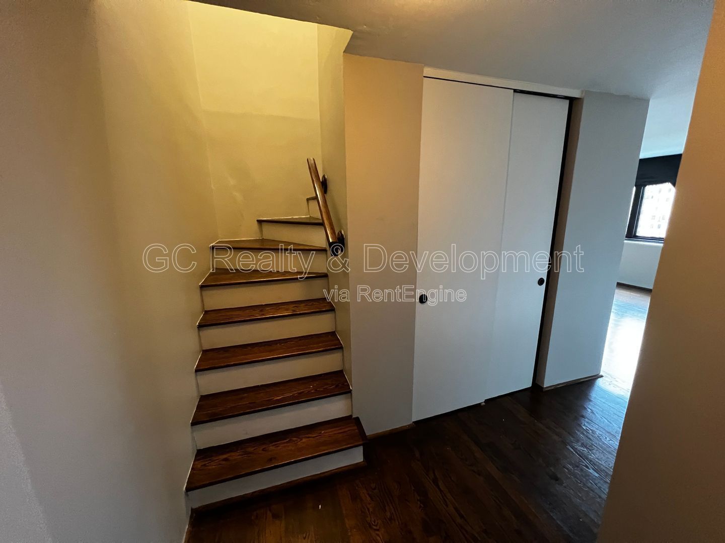 ***PRIME LOCATION - GOLD COAST / PENTHOUSE DUPLEX / 2 BDRM - 1.5 BTH / FULL AMENITIES*** property image