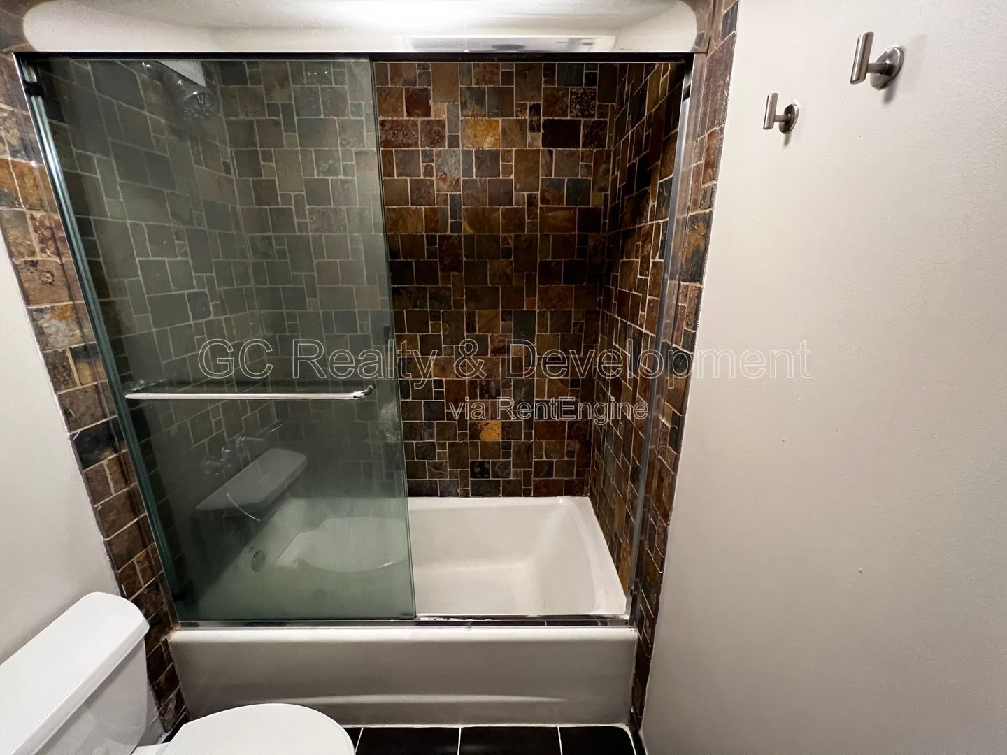 ***PRIME LOCATION - GOLD COAST / PENTHOUSE DUPLEX / 2 BDRM - 1.5 BTH / FULL AMENITIES*** property image