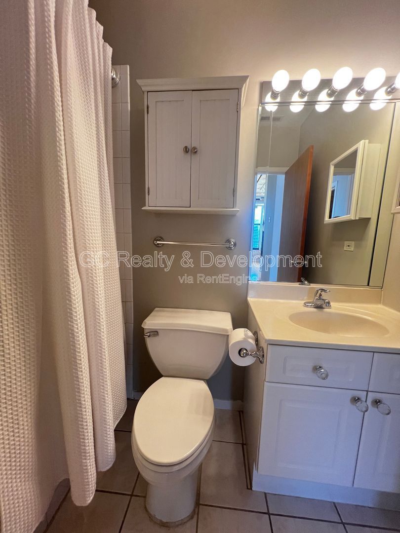 ***PRIME LOCATION - GOLD COAST / PENTHOUSE DUPLEX / 2 BDRM - 1.5 BTH / FULL AMENITIES*** property image