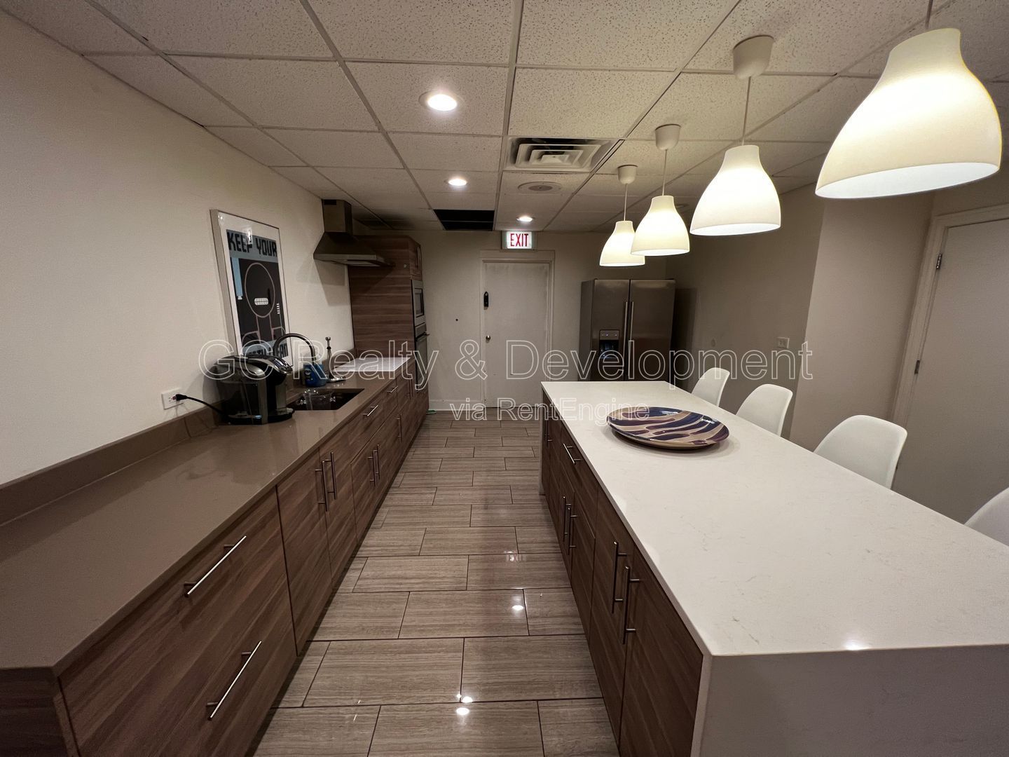 ***PRIME LOCATION - GOLD COAST / PENTHOUSE DUPLEX / 2 BDRM - 1.5 BTH / FULL AMENITIES*** property image