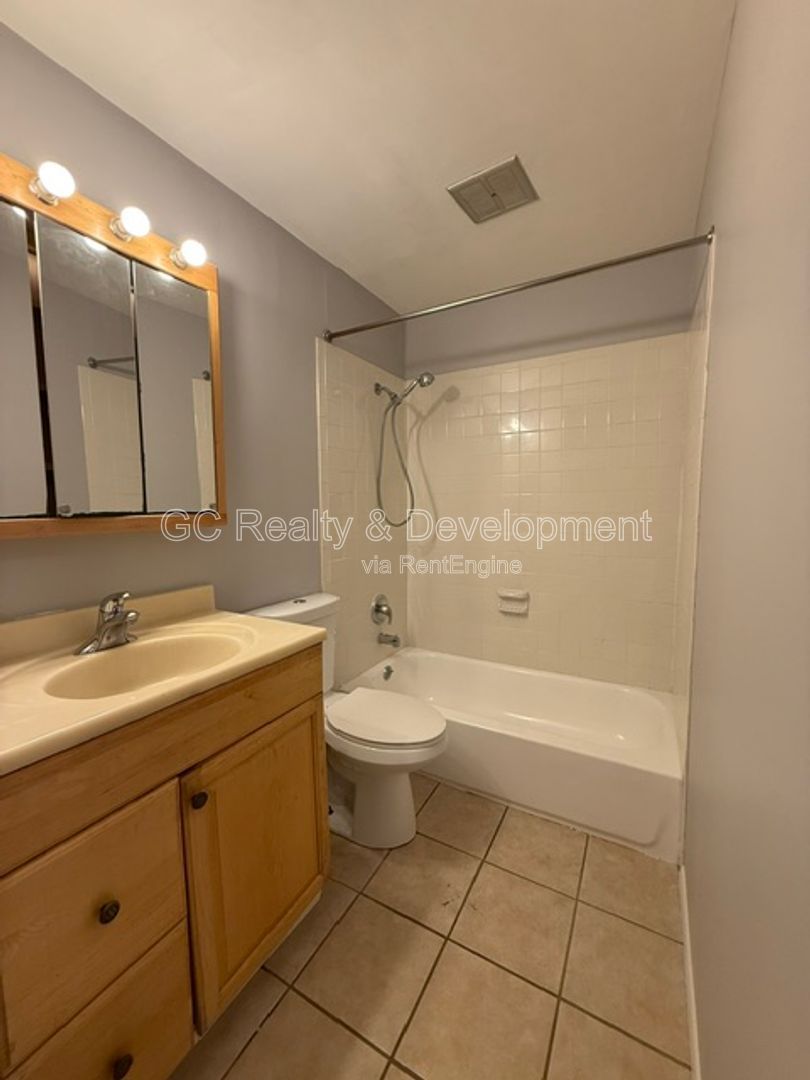 *** 2BR-1BA / APPLIANCES INCLUDED / EASY COMMUTE / HIGHLAND CROSSING *** property image