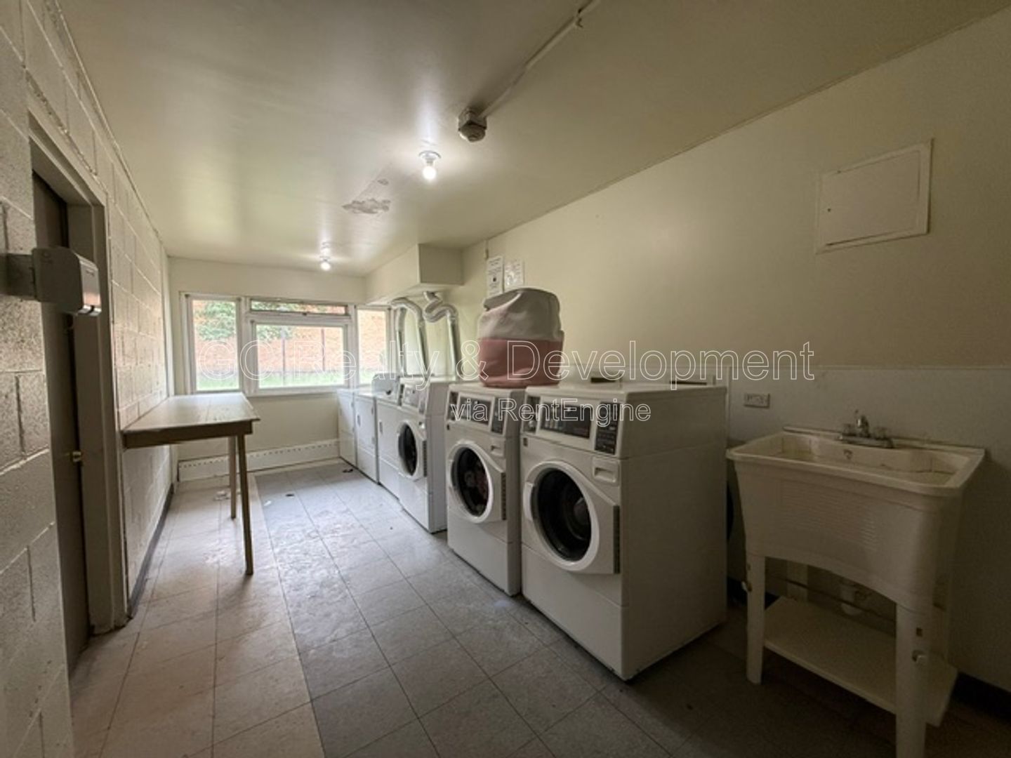 *** 2BR-1BA / APPLIANCES INCLUDED / EASY COMMUTE / HIGHLAND CROSSING *** property image