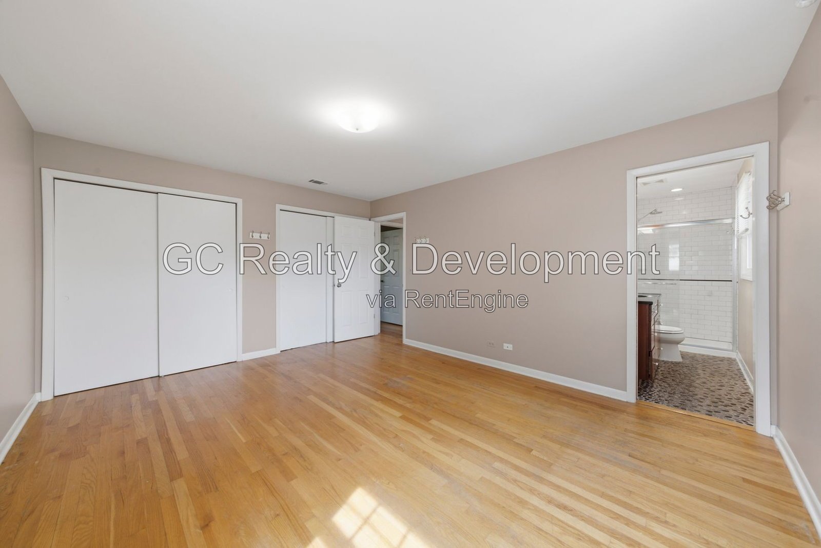 *** 4BR - 3BA / Hardwood Floors / Fenced Yard / Central Air / Garage / In-Unit Laundry *** property image