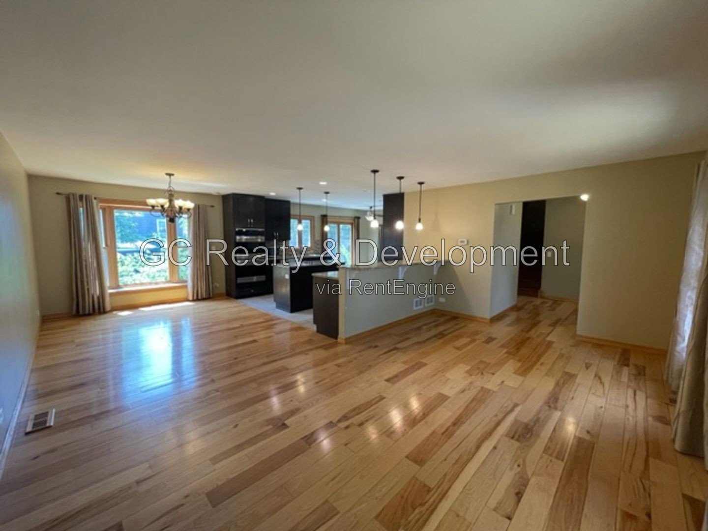 *** COMING SOON 9/10/26! / SCHAUMBURG SCHOOLS / FRESH PAINT / 4 BDRM - 2.5 BATH / LARGE YARD / PET FRIENDLY *** property image