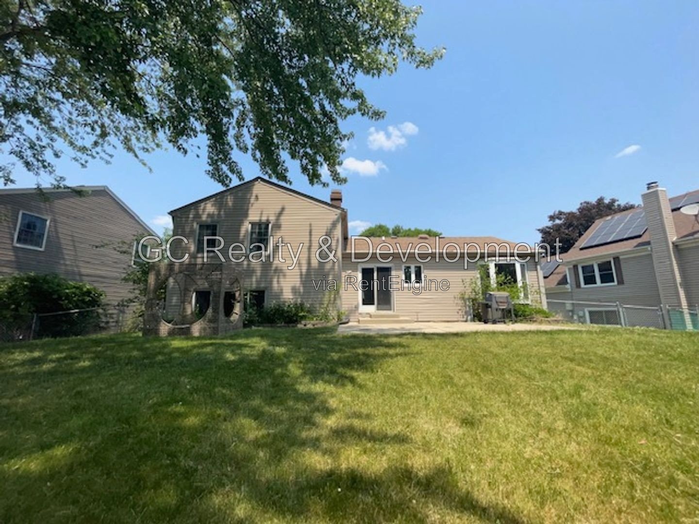 *** COMING SOON 9/10/26! / SCHAUMBURG SCHOOLS / FRESH PAINT / 4 BDRM - 2.5 BATH / LARGE YARD / PET FRIENDLY *** property image