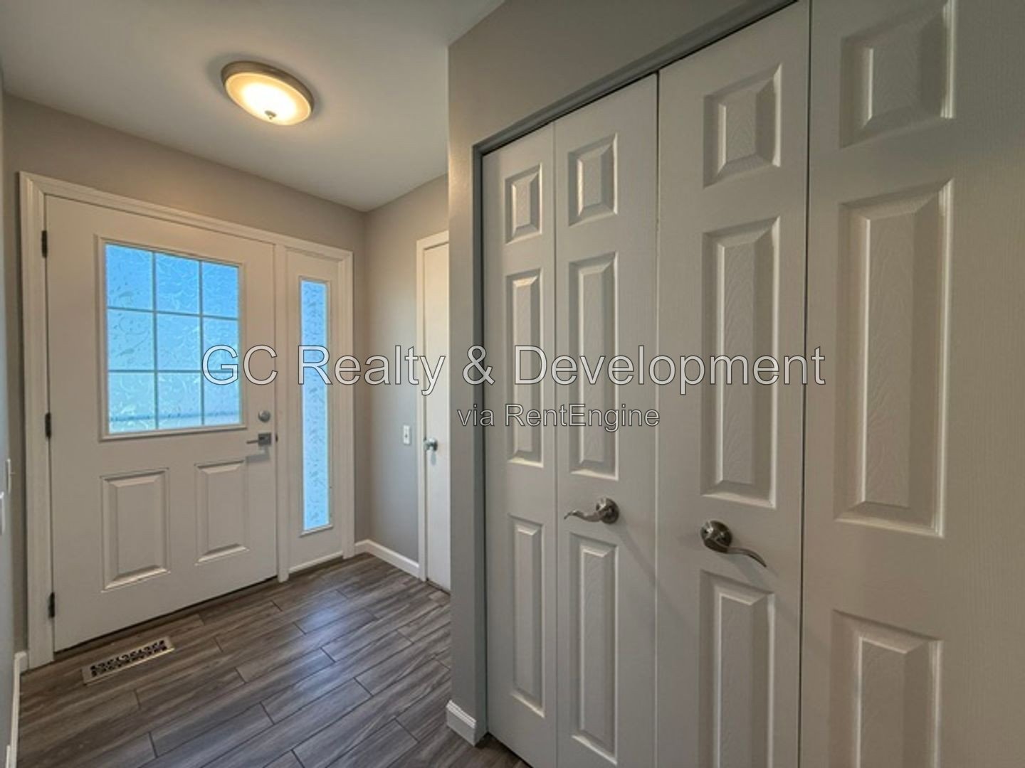 *** 2BR-1.5BA / SS APPLIANCES / IN-UNIT LAUNDRY / ATTACHED GARAGE *** property image