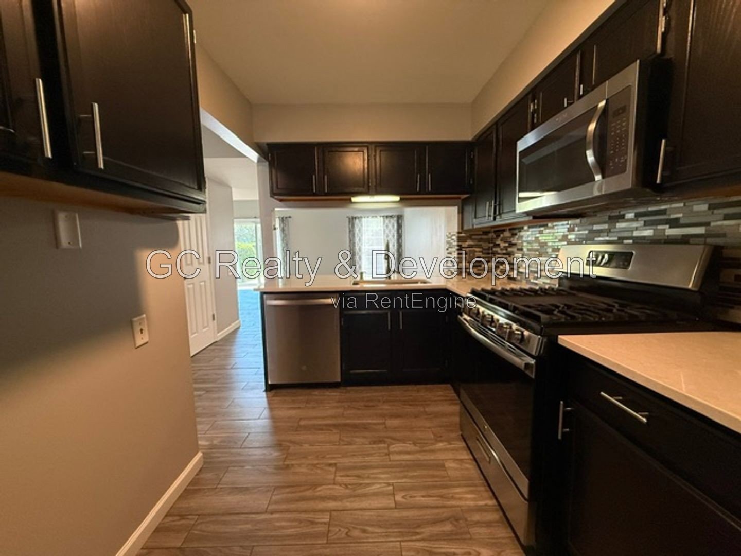 *** 2BR-1.5BA / SS APPLIANCES / IN-UNIT LAUNDRY / ATTACHED GARAGE *** property image