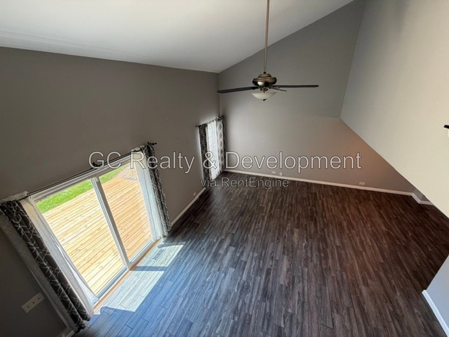 *** 2BR-1.5BA / SS APPLIANCES / IN-UNIT LAUNDRY / ATTACHED GARAGE *** property image