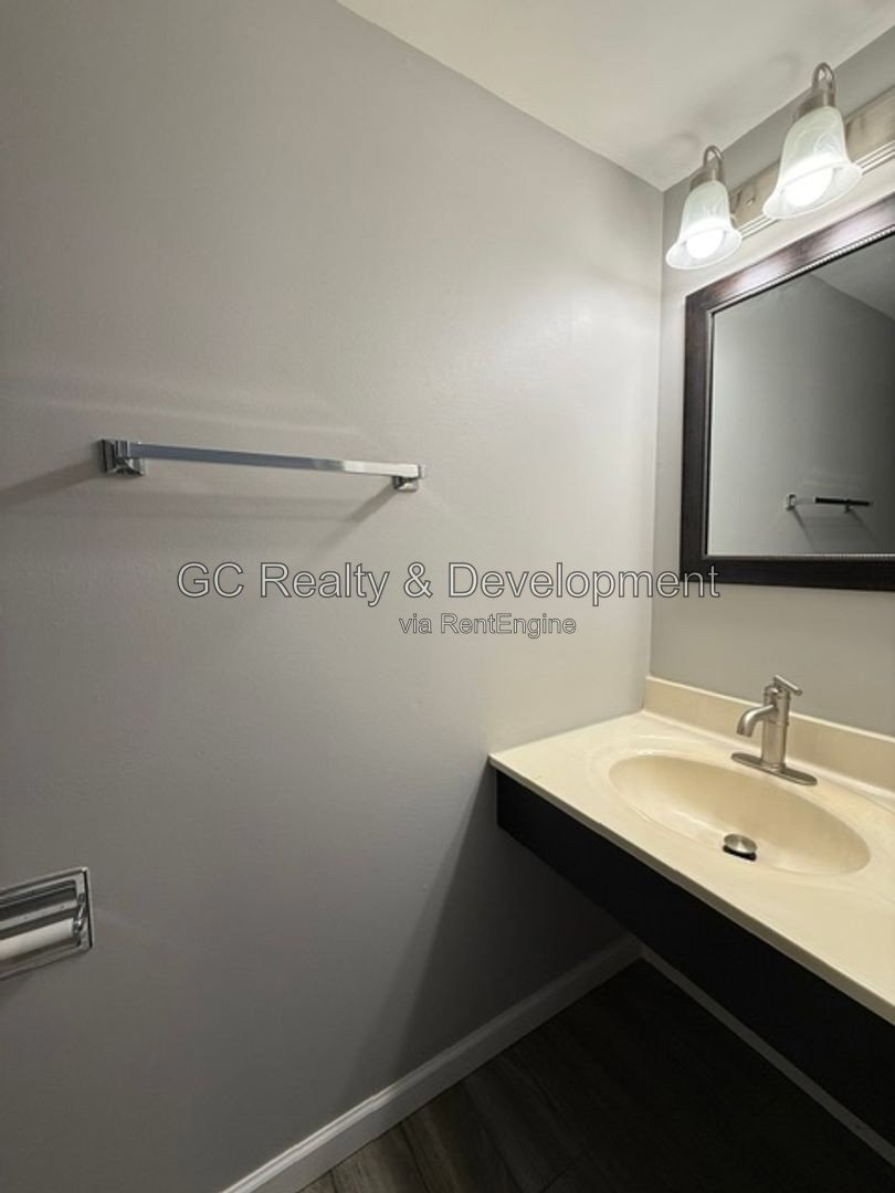 *** 2BR-1.5BA / SS APPLIANCES / IN-UNIT LAUNDRY / ATTACHED GARAGE *** property image