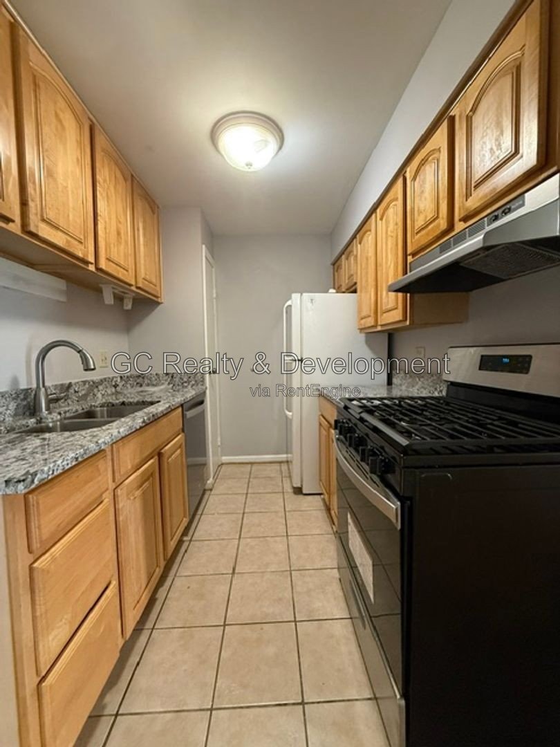 *** 2BR-1BA / APPLIANCES INCLUDED / EASY COMMUTE / HIGHLAND CROSSING *** property image