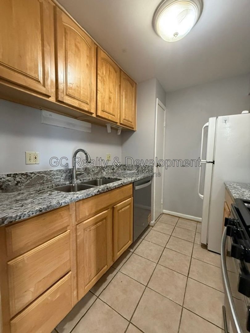 *** 2BR-1BA / APPLIANCES INCLUDED / EASY COMMUTE / HIGHLAND CROSSING *** property image