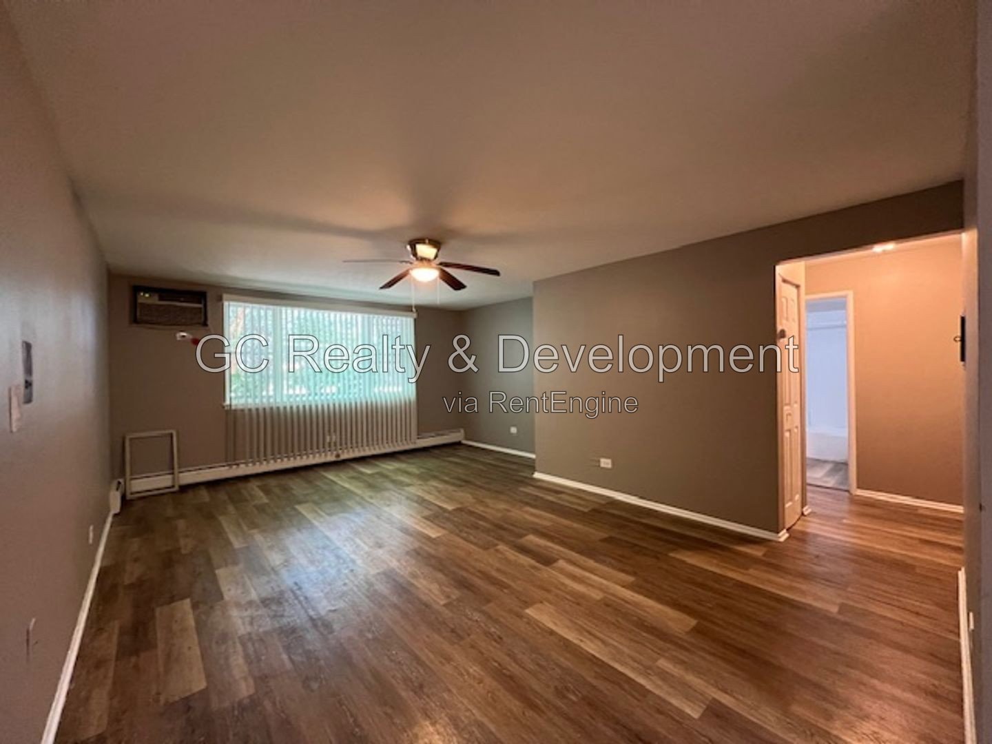 *** $500 OFF – LEASE BY 8/15! / WESTMONT / LARGE 2 BEDROOM / SS APPLIANCES / LAUNDRY ON SITE / PET FRIENDLY / TENANT PAYS ELECTRIC ONLY / STORAGE *** property image