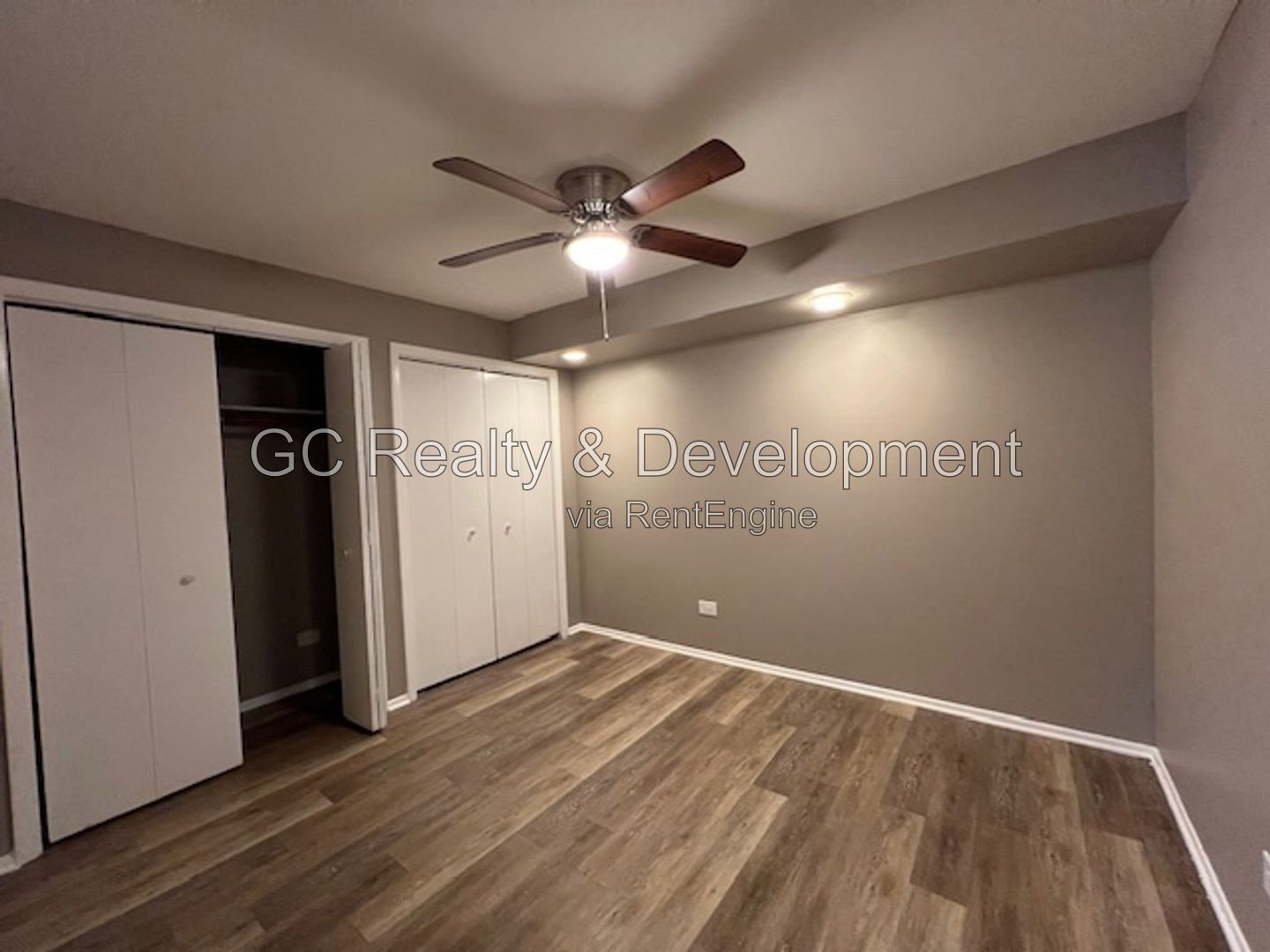 *** $500 OFF – LEASE BY 8/15! / WESTMONT / LARGE 2 BEDROOM / SS APPLIANCES / LAUNDRY ON SITE / PET FRIENDLY / TENANT PAYS ELECTRIC ONLY / STORAGE *** property image