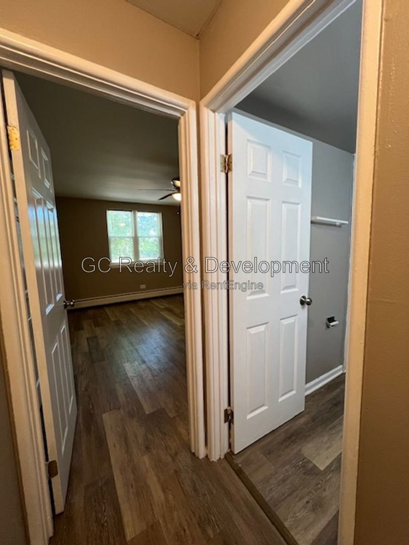 *** $500 OFF – LEASE BY 8/15! / WESTMONT / LARGE 2 BEDROOM / SS APPLIANCES / LAUNDRY ON SITE / PET FRIENDLY / TENANT PAYS ELECTRIC ONLY / STORAGE *** property image