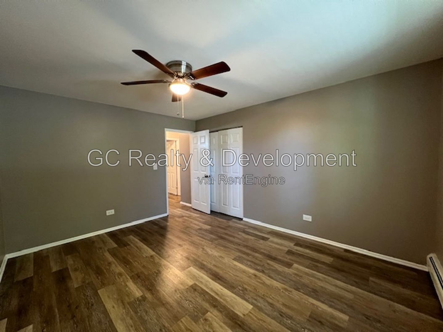*** $500 OFF – LEASE BY 8/15! / WESTMONT / LARGE 2 BEDROOM / SS APPLIANCES / LAUNDRY ON SITE / PET FRIENDLY / TENANT PAYS ELECTRIC ONLY / STORAGE *** property image