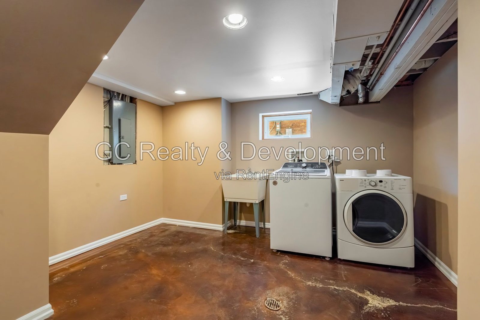 *** 4BR - 3BA / RECENTLY UPDATED / CENTRAL AC / LARGE YARD / FINISHED BASEMENT / FENCED YARD *** property image