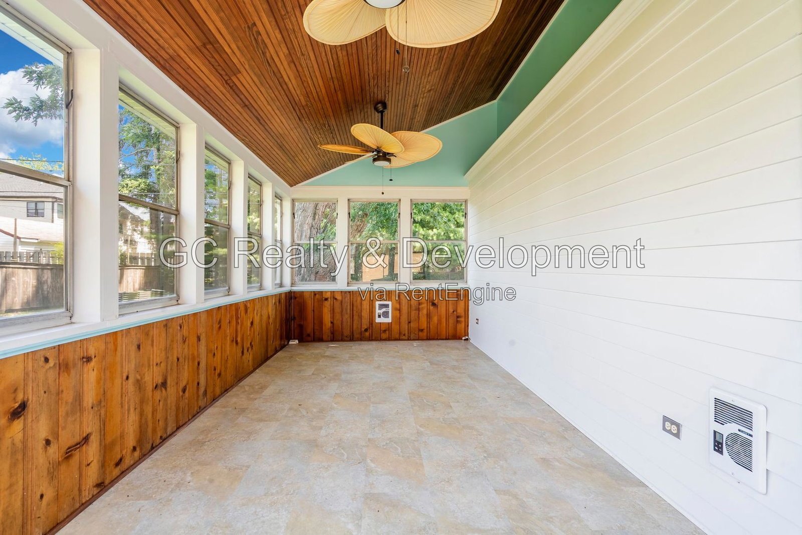 *** 4BR - 3BA / RECENTLY UPDATED / CENTRAL AC / LARGE YARD / FINISHED BASEMENT / FENCED YARD *** property image