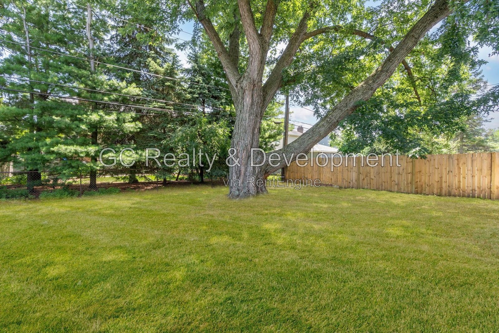 *** 4BR - 3BA / RECENTLY UPDATED / CENTRAL AC / LARGE YARD / FINISHED BASEMENT / FENCED YARD *** property image