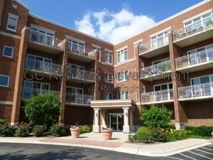 *** COMING SOON 8-15-26! / SS APPLIANCES / HEATED GARAGE / IN-UNIT LAUNDRY / PET FRIENDLY / CENTRAL AIR / PAY ONLY ELECTRIC *** property image