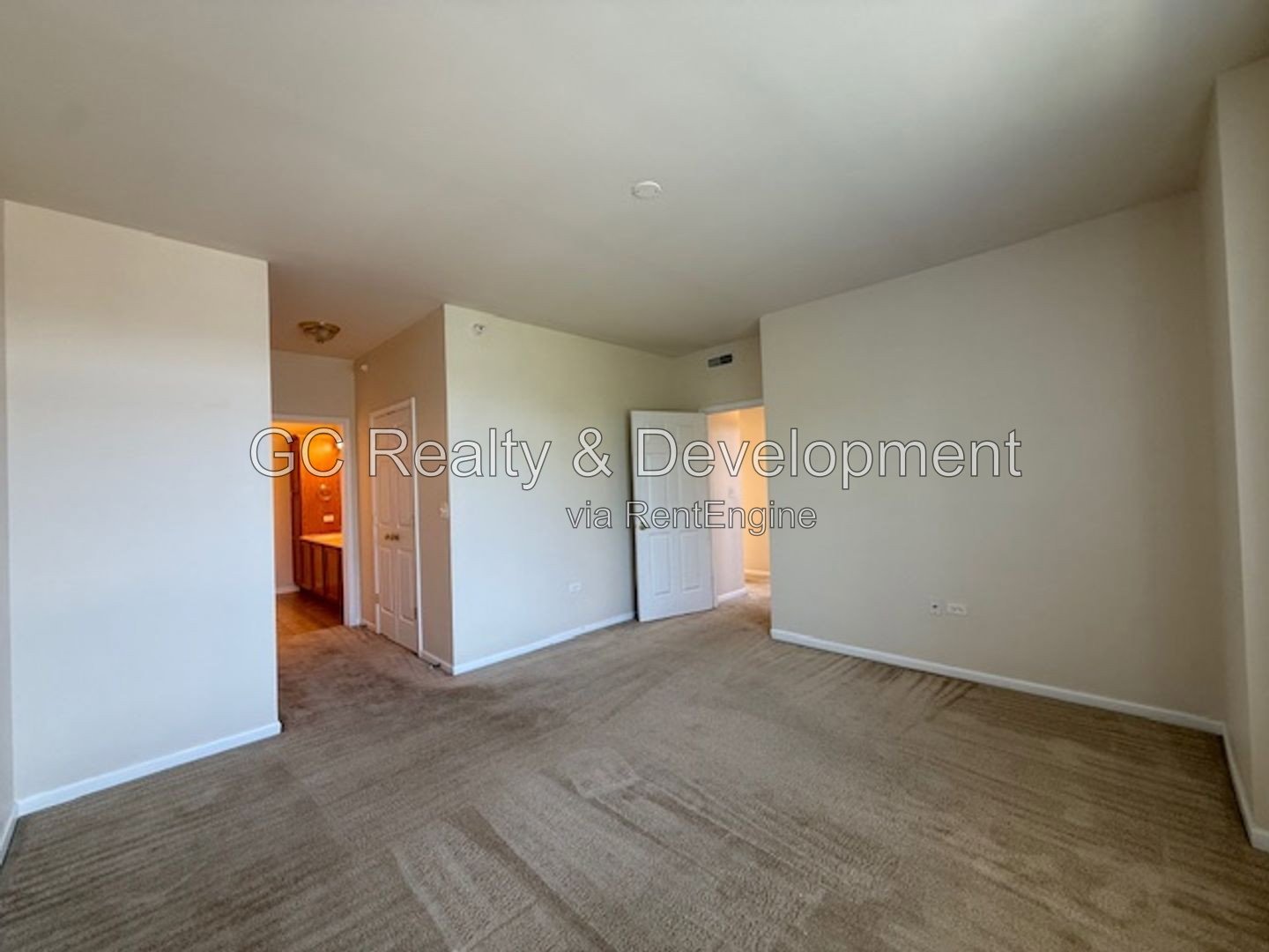 *** COMING SOON 8-15-26! / SS APPLIANCES / HEATED GARAGE / IN-UNIT LAUNDRY / PET FRIENDLY / CENTRAL AIR / PAY ONLY ELECTRIC *** property image