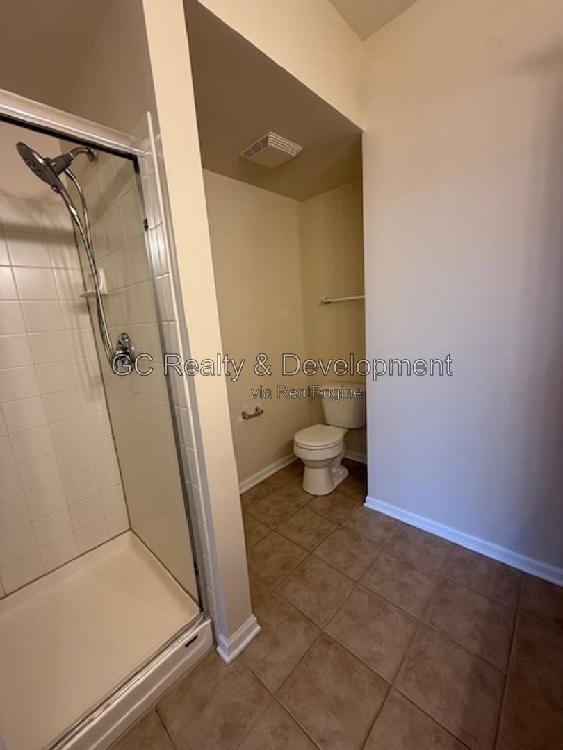 *** COMING SOON 8-15-26! / SS APPLIANCES / HEATED GARAGE / IN-UNIT LAUNDRY / PET FRIENDLY / CENTRAL AIR / PAY ONLY ELECTRIC *** property image