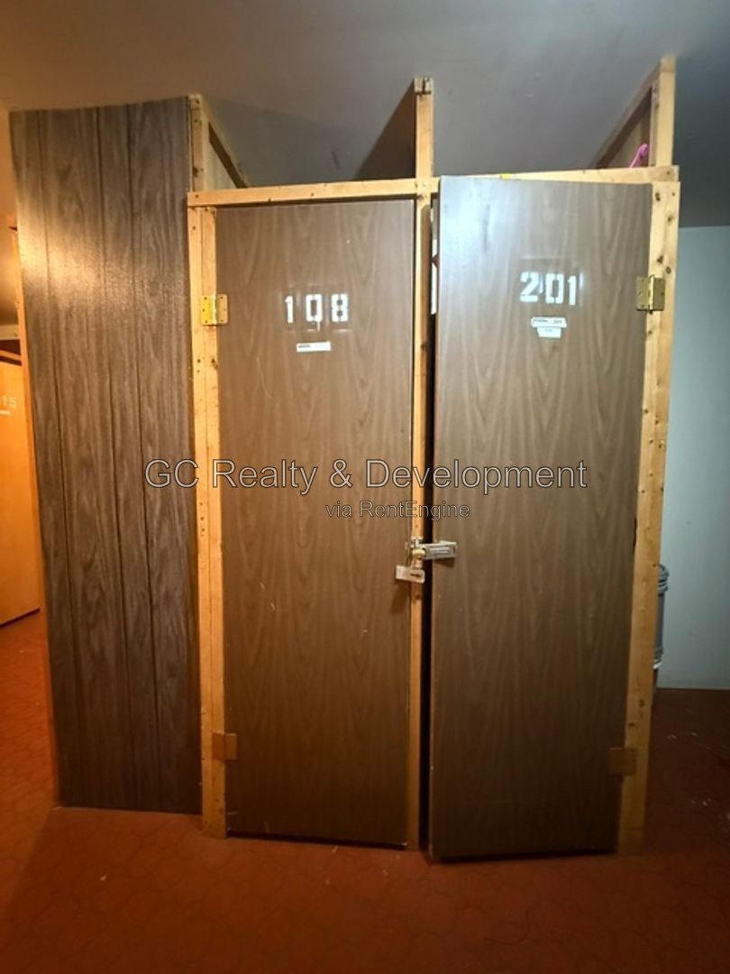 *** 3BR - 2BA / SS APPL / FREE LAUNDRY ON SITE / PARKING INCL /  ONLY PAY ELECTRIC *** property image