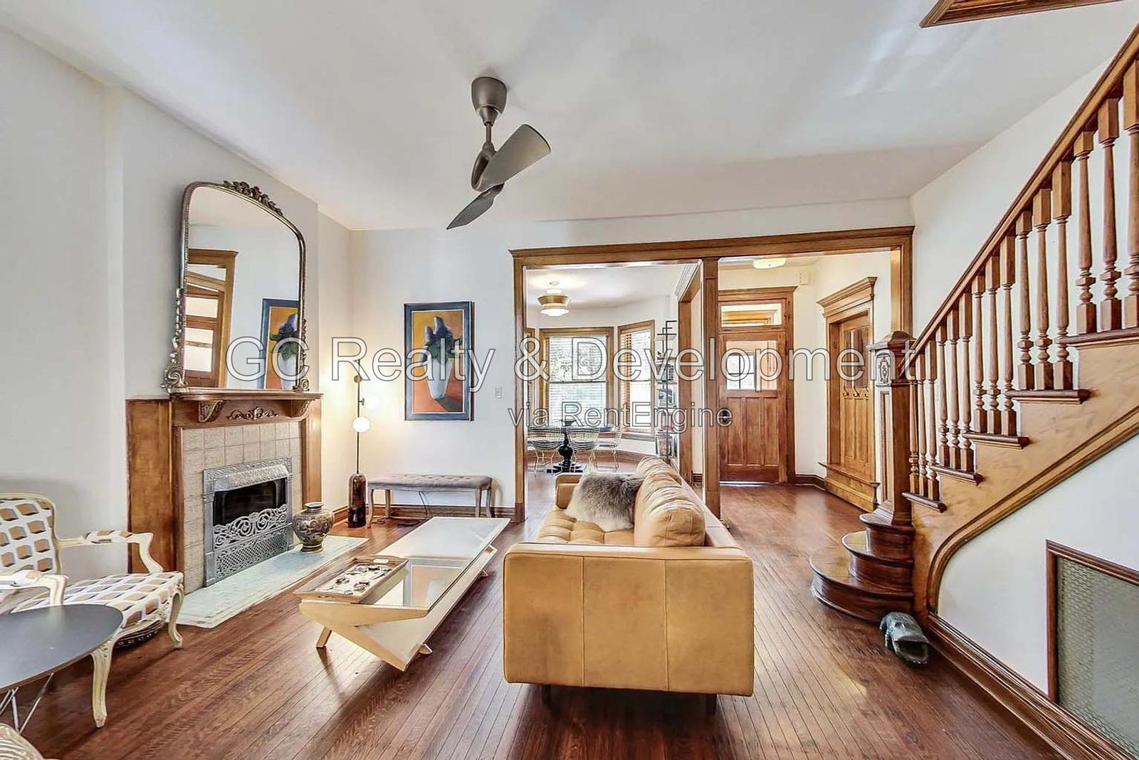 *** HARDWOOD FLOORS / GARAGE / IN-UNIT LAUNDRY / CENTRAL AIR / PET FRIENDLY / EASY COMMUTE *** property image