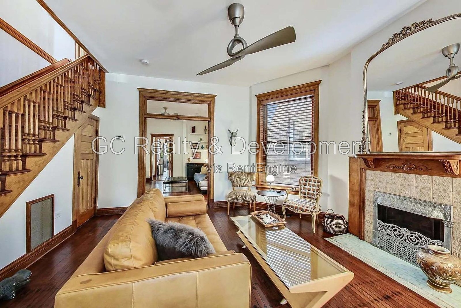 *** HARDWOOD FLOORS / GARAGE / IN-UNIT LAUNDRY / CENTRAL AIR / PET FRIENDLY / EASY COMMUTE *** property image