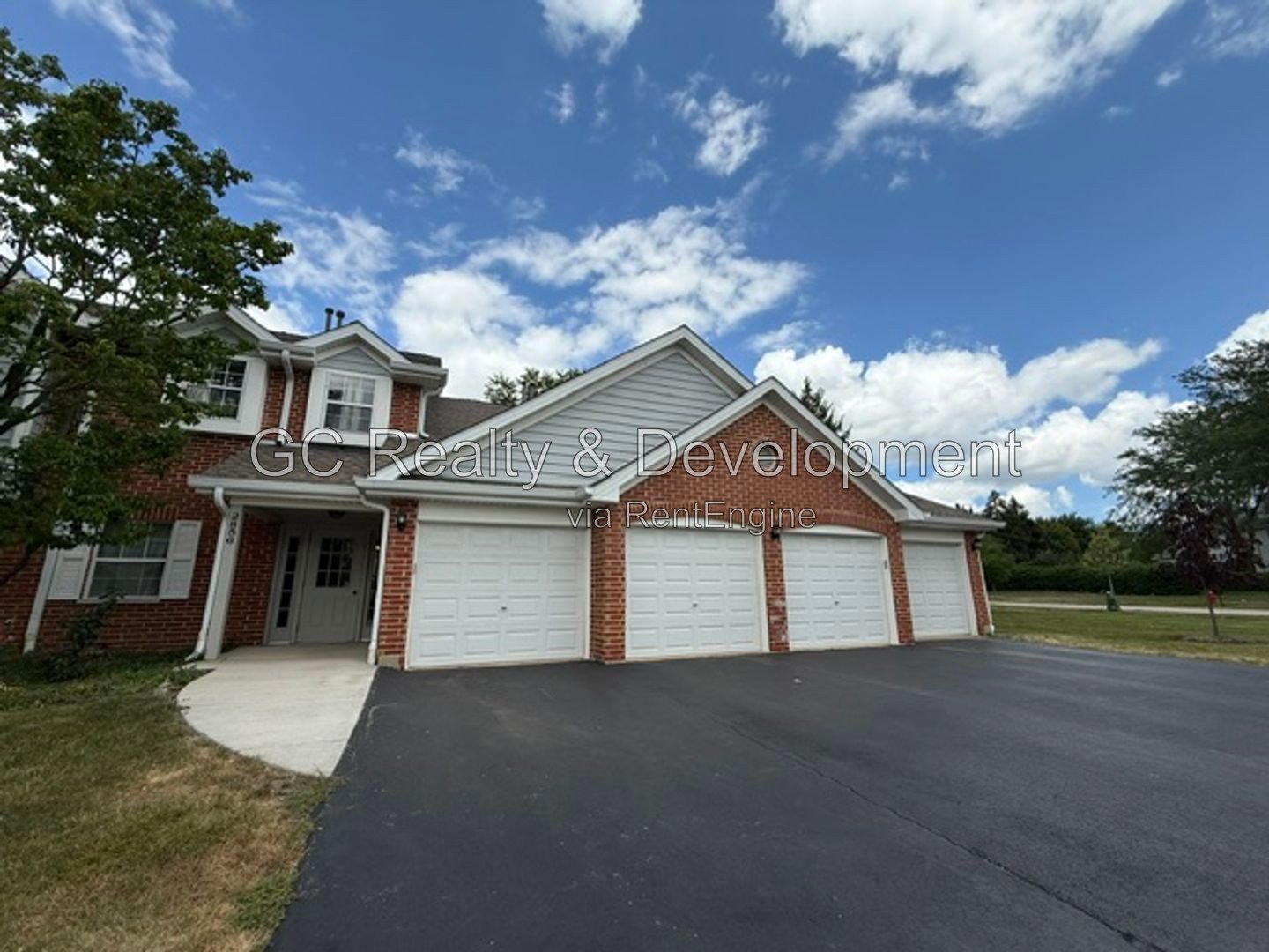 *** 3BR - 2BA / RECENTLY UPDATED / GARAGE / CENTRAL AIR / IN-UNIT LAUNDRY *** property image