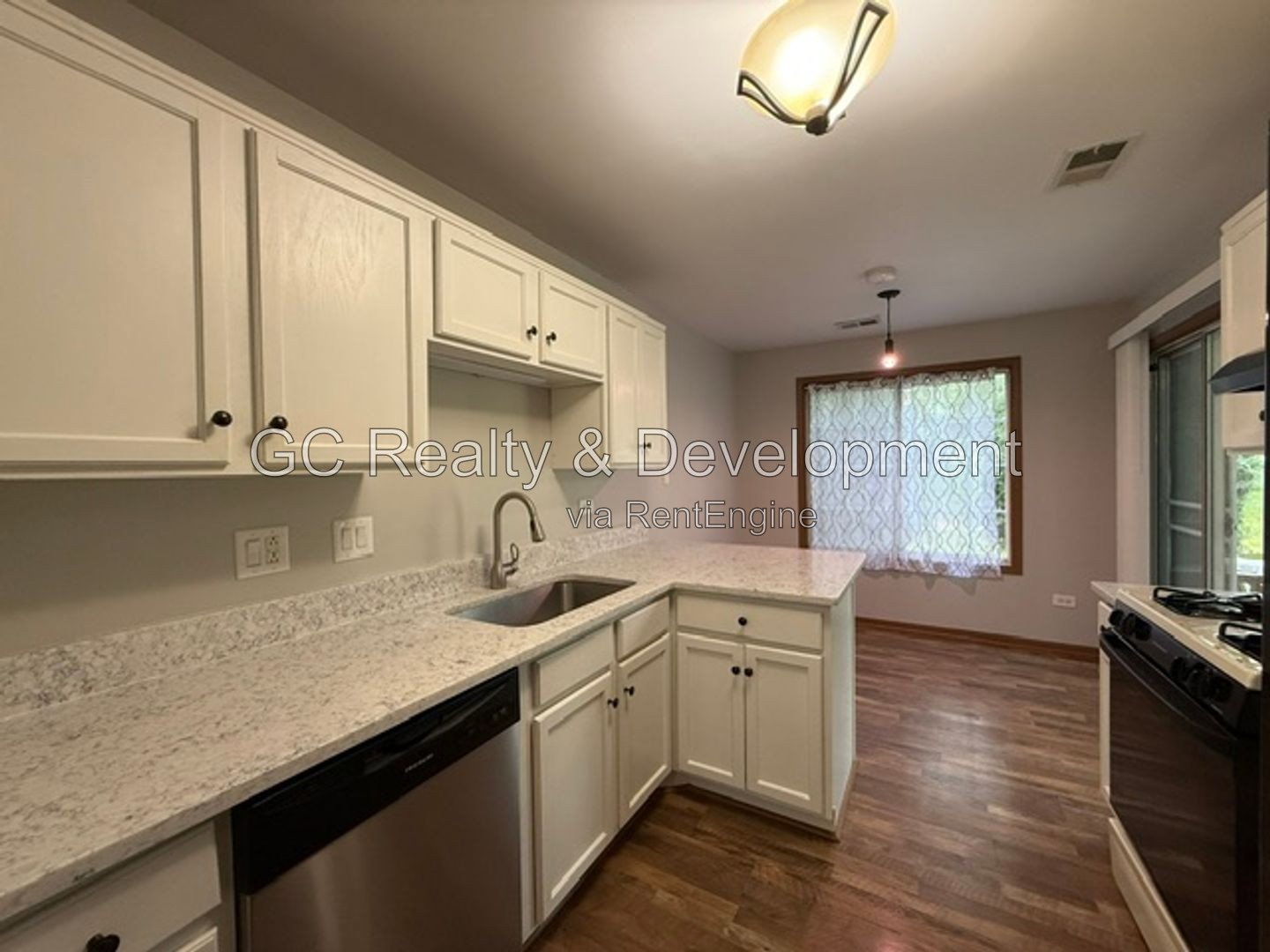 *** 3BR - 2BA / RECENTLY UPDATED / GARAGE / CENTRAL AIR / IN-UNIT LAUNDRY *** property image