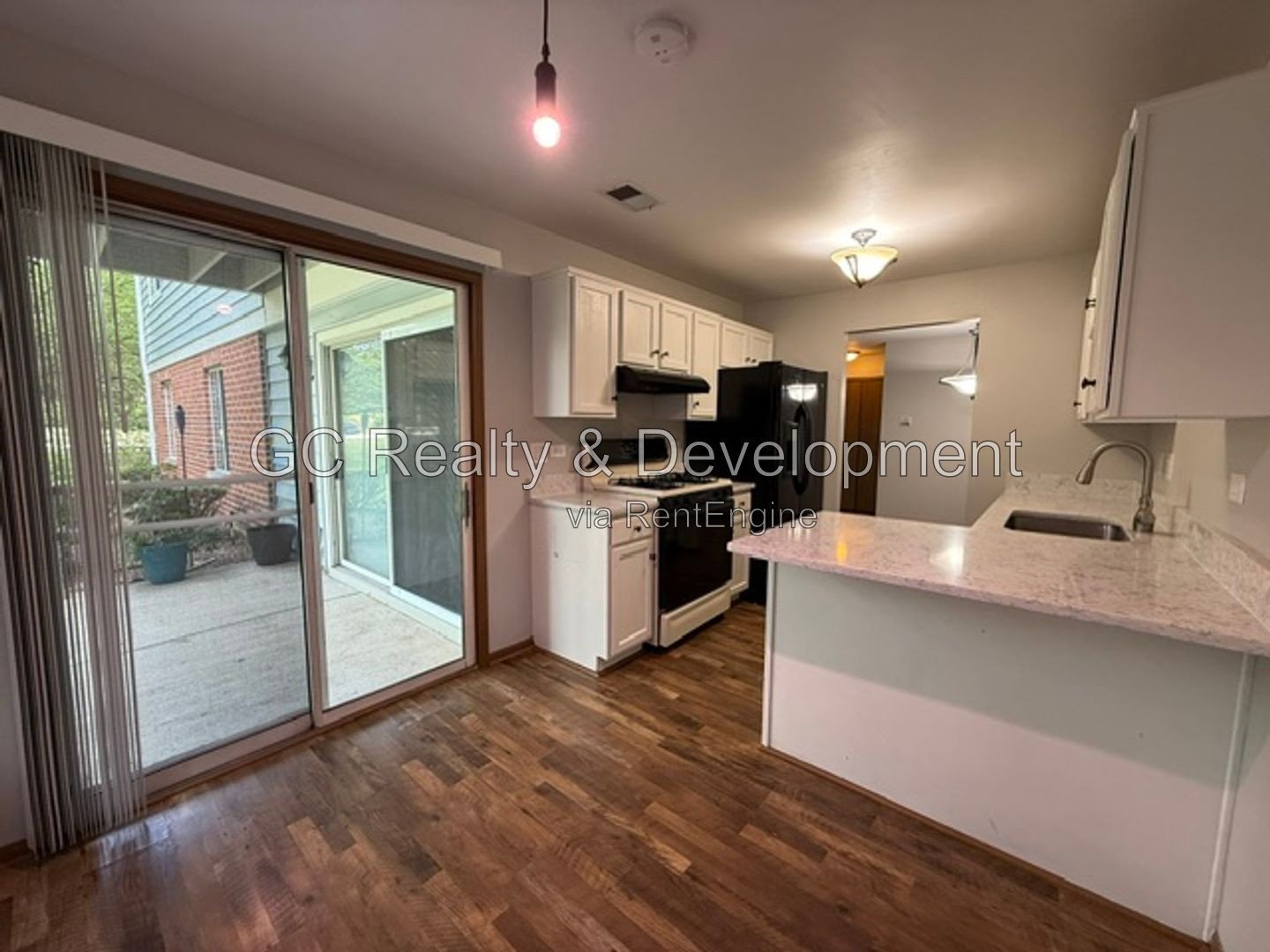 *** 3BR - 2BA / RECENTLY UPDATED / GARAGE / CENTRAL AIR / IN-UNIT LAUNDRY *** property image