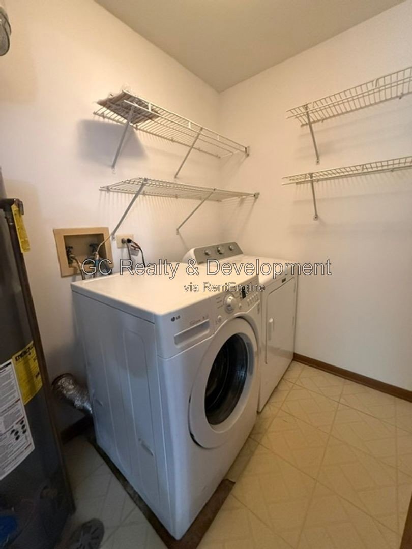 *** 3BR - 2BA / RECENTLY UPDATED / GARAGE / CENTRAL AIR / IN-UNIT LAUNDRY *** property image