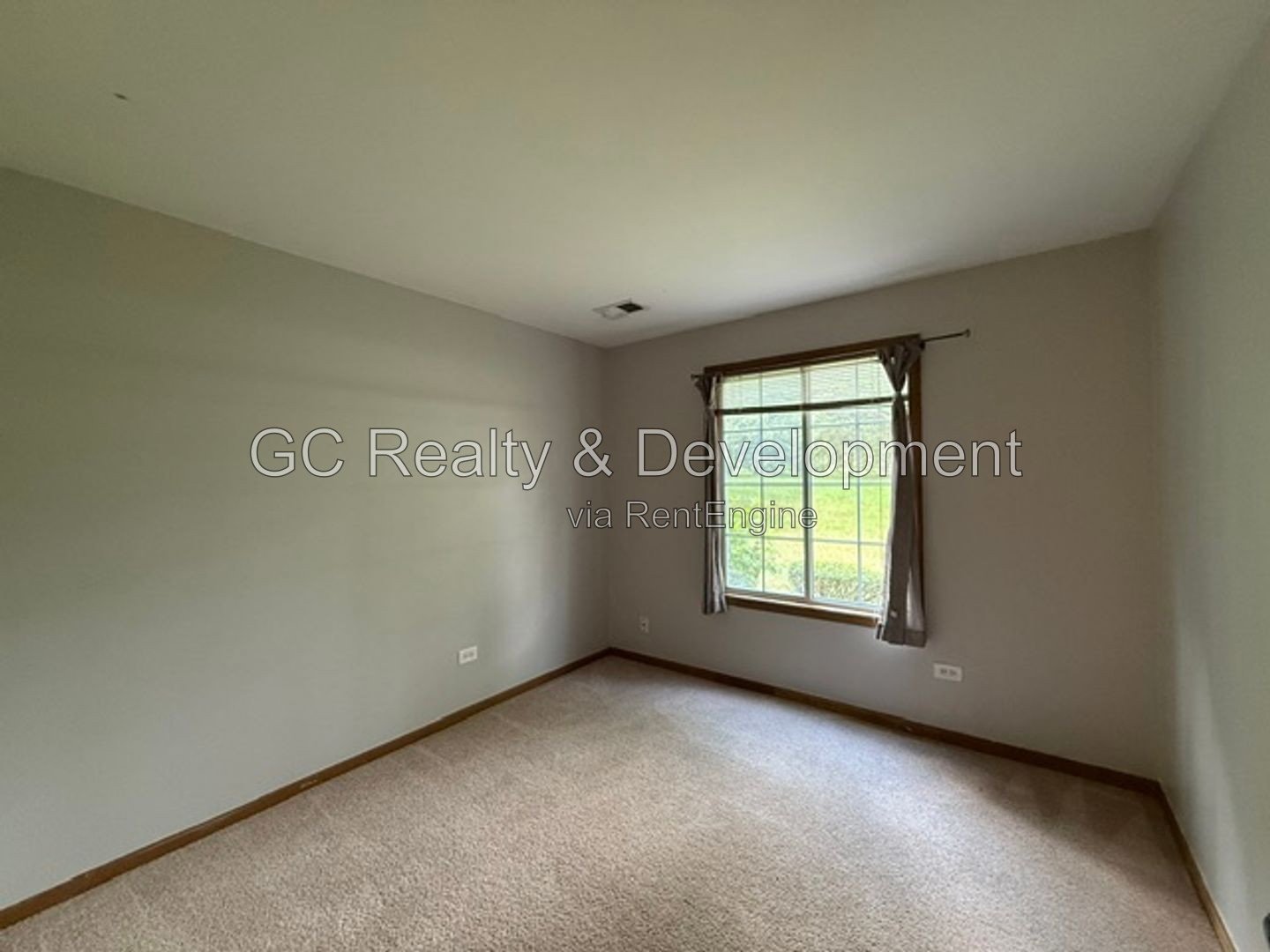 *** 3BR - 2BA / RECENTLY UPDATED / GARAGE / CENTRAL AIR / IN-UNIT LAUNDRY *** property image