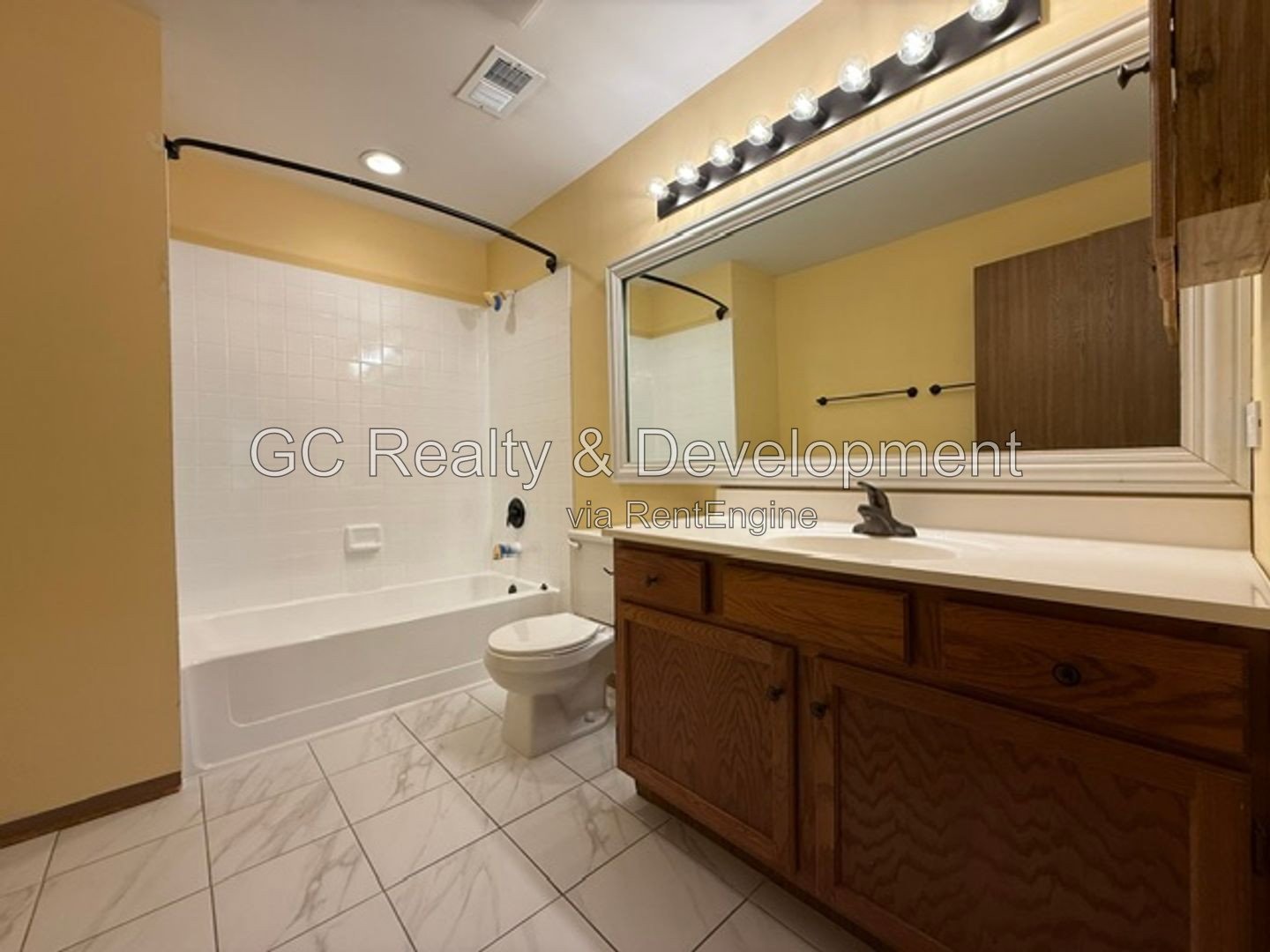 *** 3BR - 2BA / RECENTLY UPDATED / GARAGE / CENTRAL AIR / IN-UNIT LAUNDRY *** property image