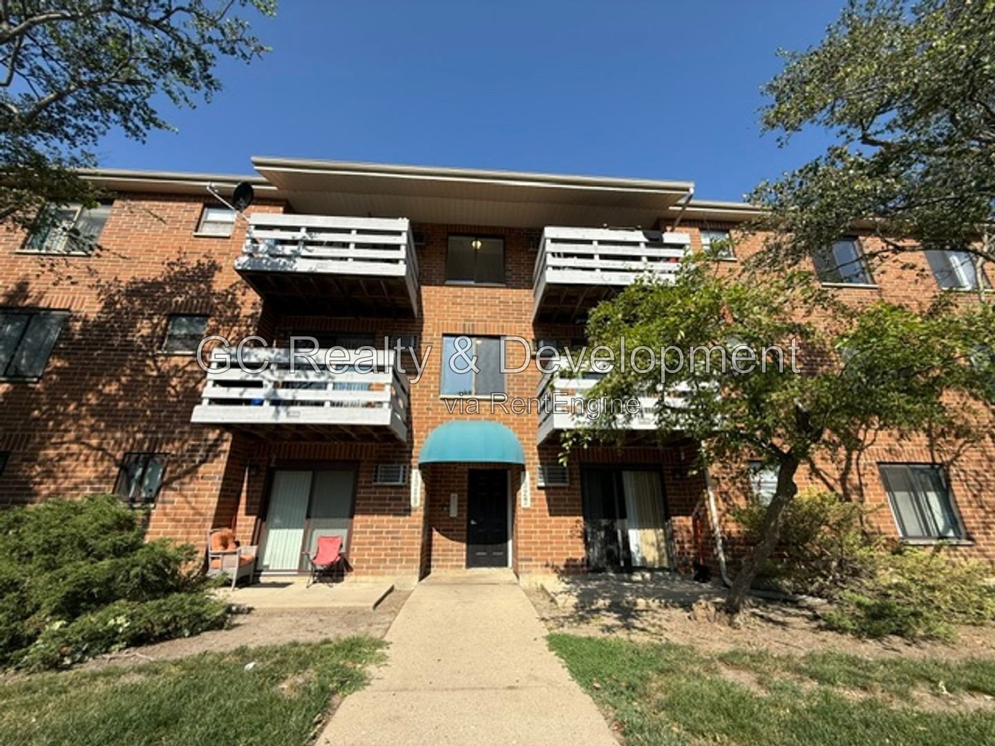 *** 2 BDRM / LAUNDRY IN UNIT / WALK IN CLOSET / ONLY PAY WATER & ELECTRIC *** property image