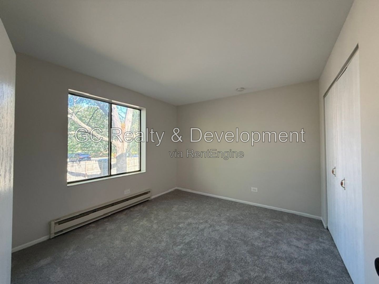 *** 2 BDRM / LAUNDRY IN UNIT / WALK IN CLOSET / ONLY PAY WATER & ELECTRIC *** property image