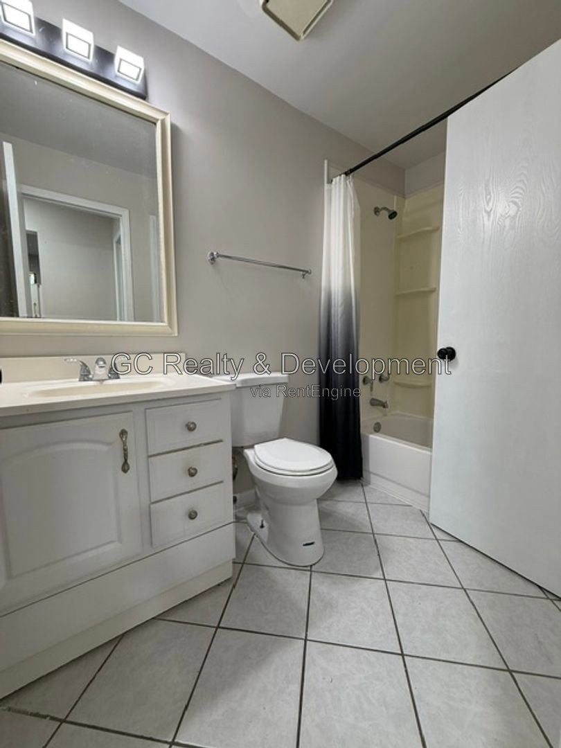 *** 2 BDRM / LAUNDRY IN UNIT / WALK IN CLOSET / ONLY PAY WATER & ELECTRIC *** property image