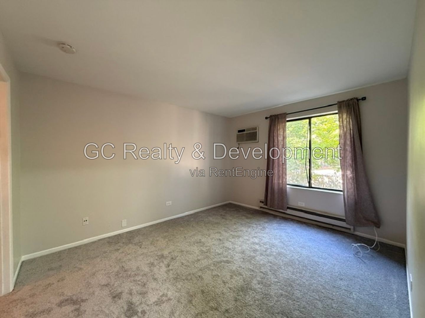 *** 2 BDRM / LAUNDRY IN UNIT / WALK IN CLOSET / ONLY PAY WATER & ELECTRIC *** property image