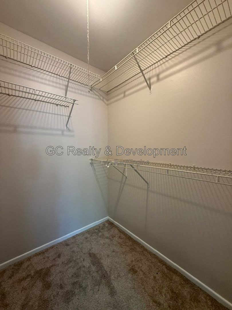 *** 2 BDRM / LAUNDRY IN UNIT / WALK IN CLOSET / ONLY PAY WATER & ELECTRIC *** property image