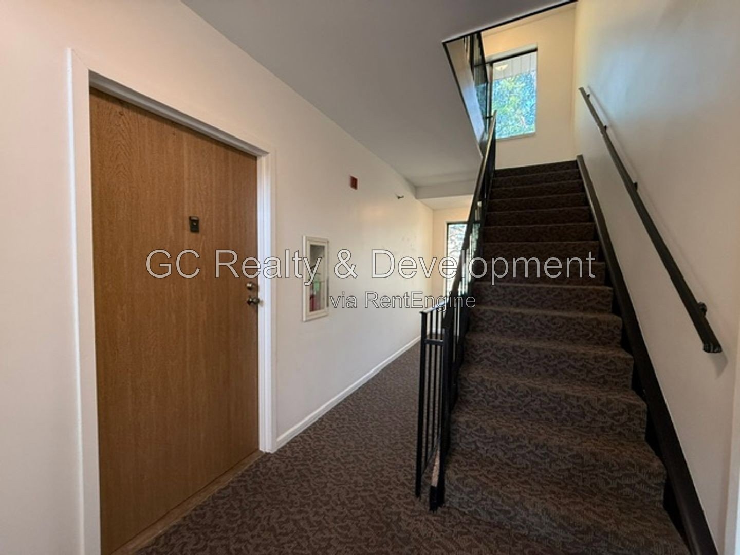*** 2 BDRM / LAUNDRY IN UNIT / WALK IN CLOSET / ONLY PAY WATER & ELECTRIC *** property image